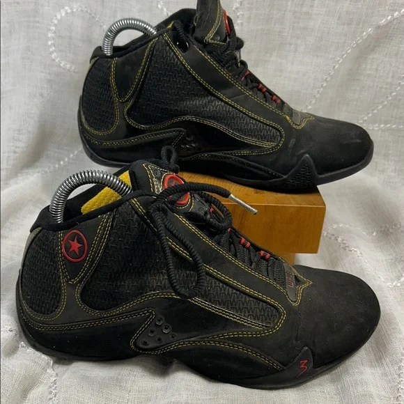 Converse high top athletic shoes Dwayne Wade 1h 07 02 - Picture 2 of 15